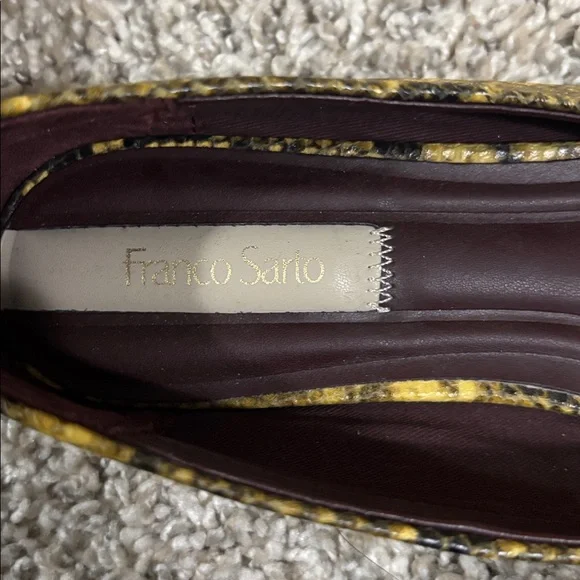 Franco Sarto Vana Flats Yellow Snake 8.5 - Picture 8 of 8